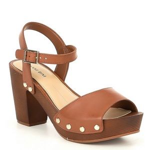 Gianni Bini Wooden heels